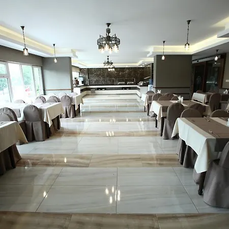 Hotel Eyna 3*