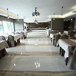 Hotel Eyna 3*