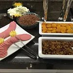 Eyna Hotel