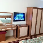 Hotel Eyna 3*